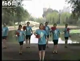 赸 
